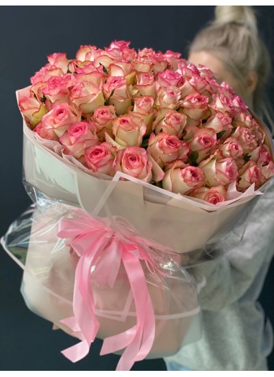Букет из 51 розы Джумилия с оформлением